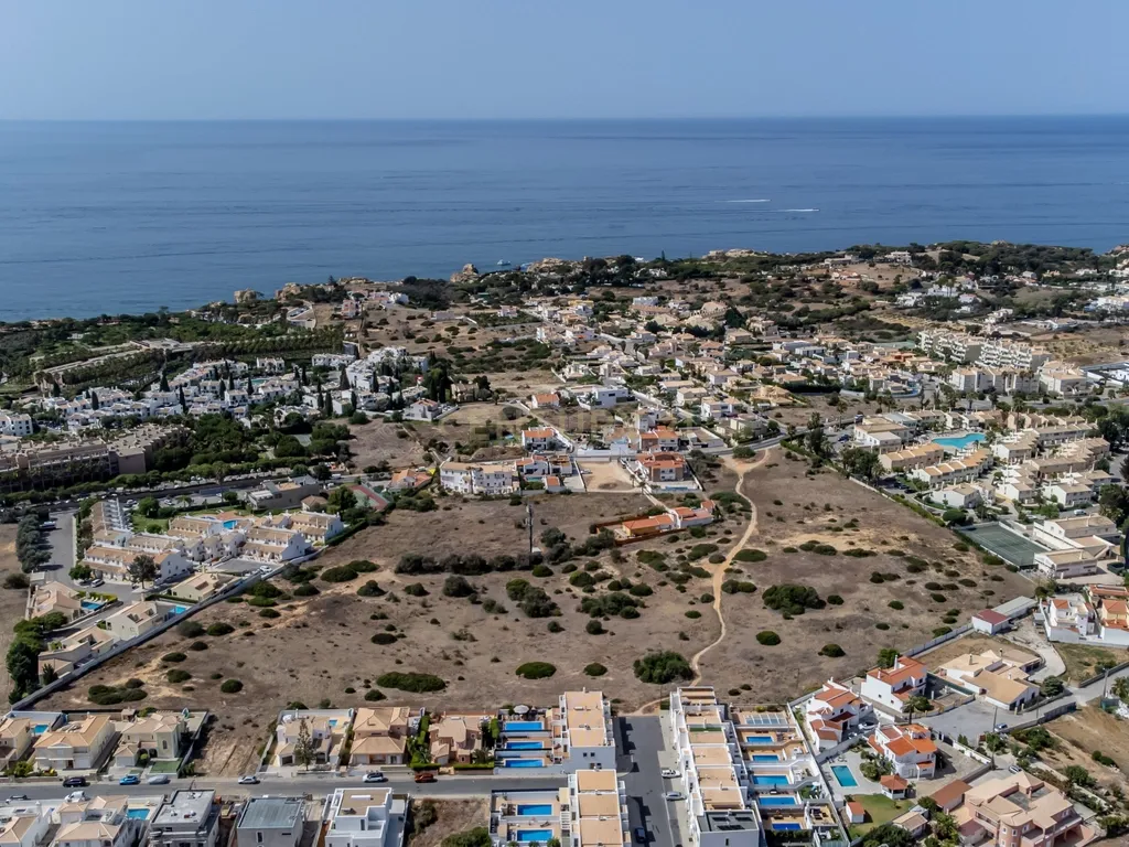 Moradia T3 com possibilidade de AL em São Rafael, Albufeira - Image 45