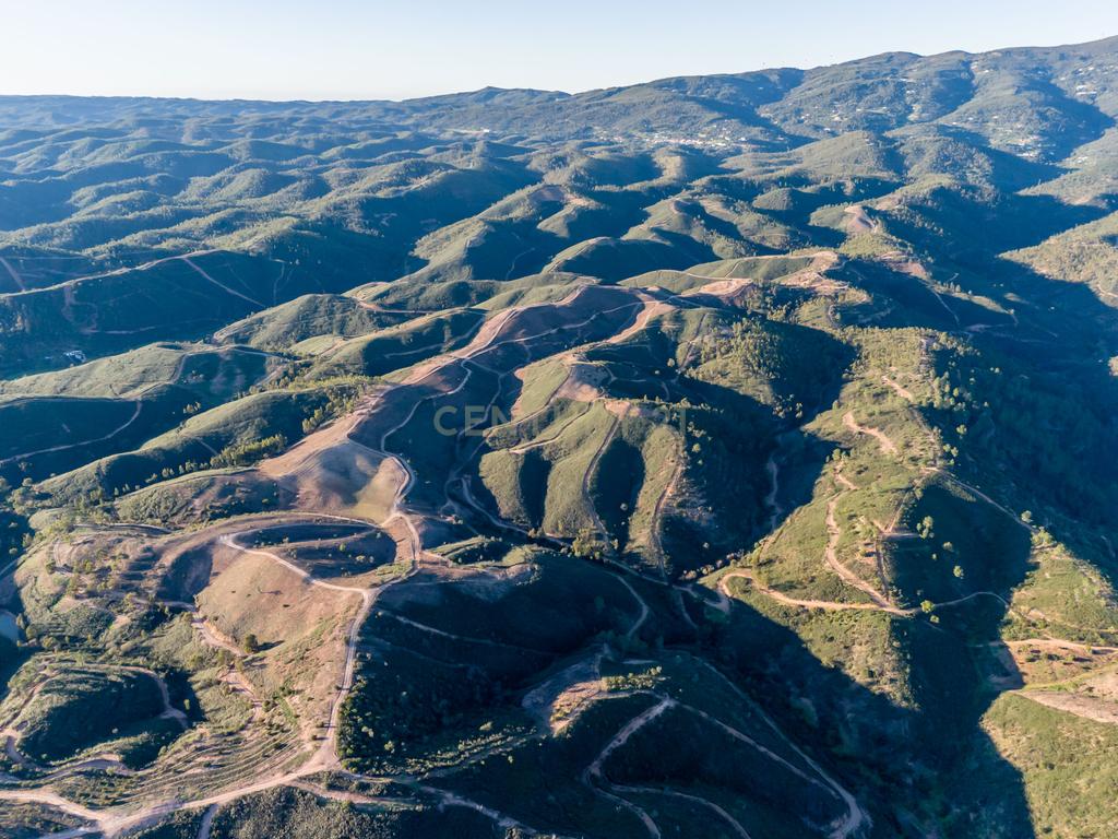 Terreno Rústico de 21 Hectares em Monchique - Image 19