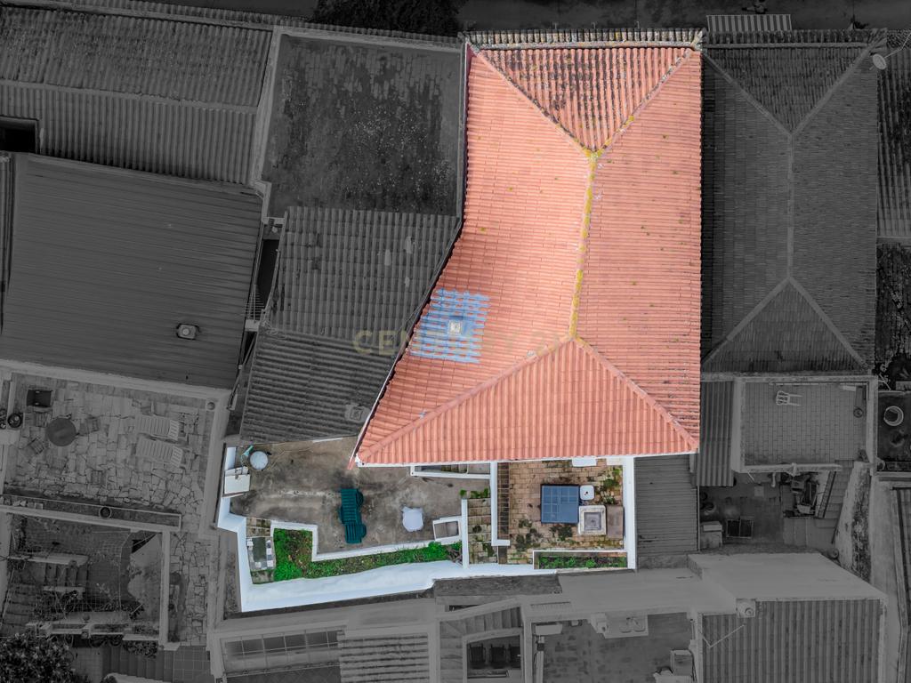 Casa Bicentenária no centro de Ferragudo, Algarve, para Venda, ideal quem procura o charme desta vila pitoresca - Image 20