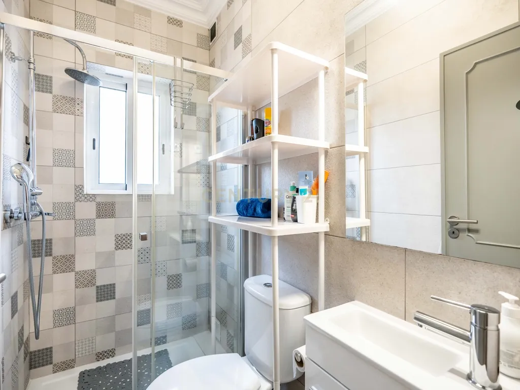 Moradia T6 com Piscina e 2 Anexos em Faro – Totalmente Renovada com Materiais de Alta Qualidade - Image 28