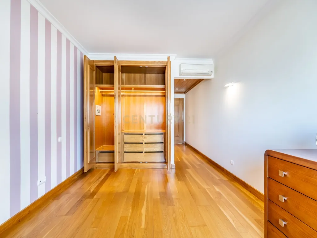 Apartamento T4 na Avenida 5 de Outubro - Faro - Image 17