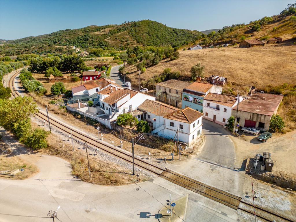 Moradia T4 para Venda em Monte Clérigo, São Marcos da Serra - Image 1
