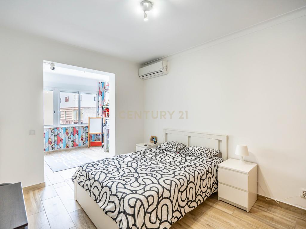 Moradia T6 com Piscina e 2 Anexos em Faro – Totalmente Renovada com Materiais de Alta Qualidade - Image 25