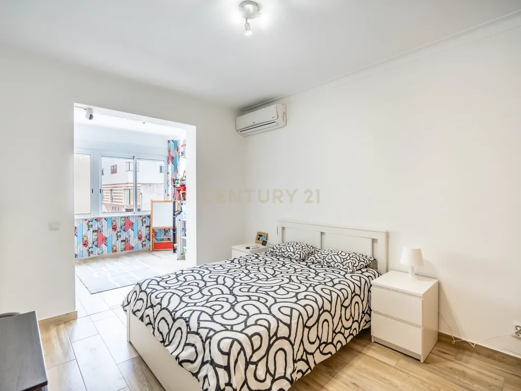 Moradia T6 com Piscina e 2 Anexos em Faro – Totalmente Renovada com Materiais de Alta Qualidade - Image 25
