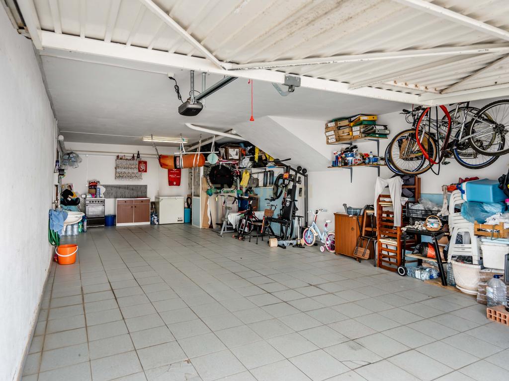 Apartamento T3 com áreas generosas, Garagem em Box, em Portimão - Image 27