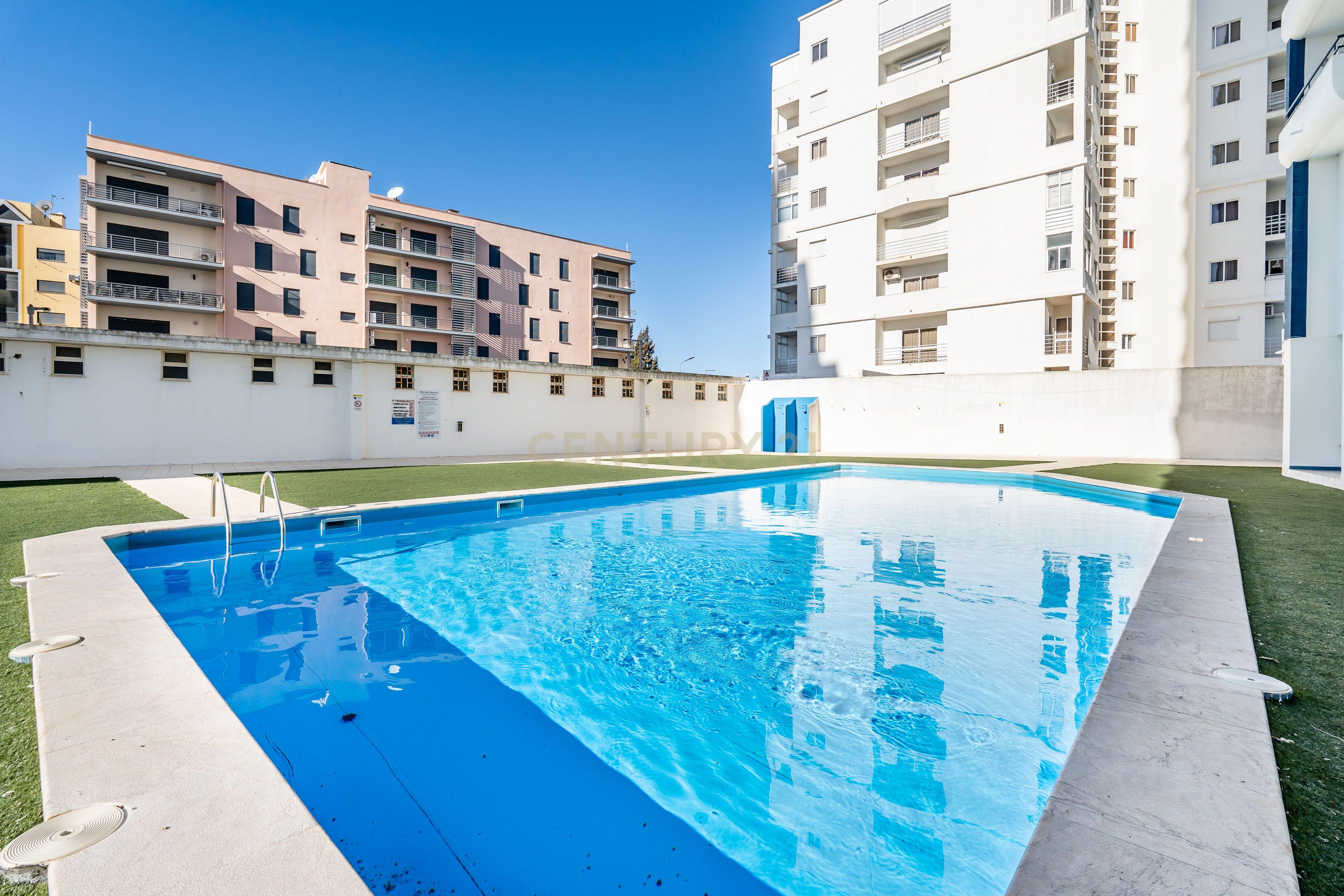 Apartamento T1 | Vista mar | Piscina | Garagem Box | Praia 200mt | Armação de Pera | Algarve - Image 26