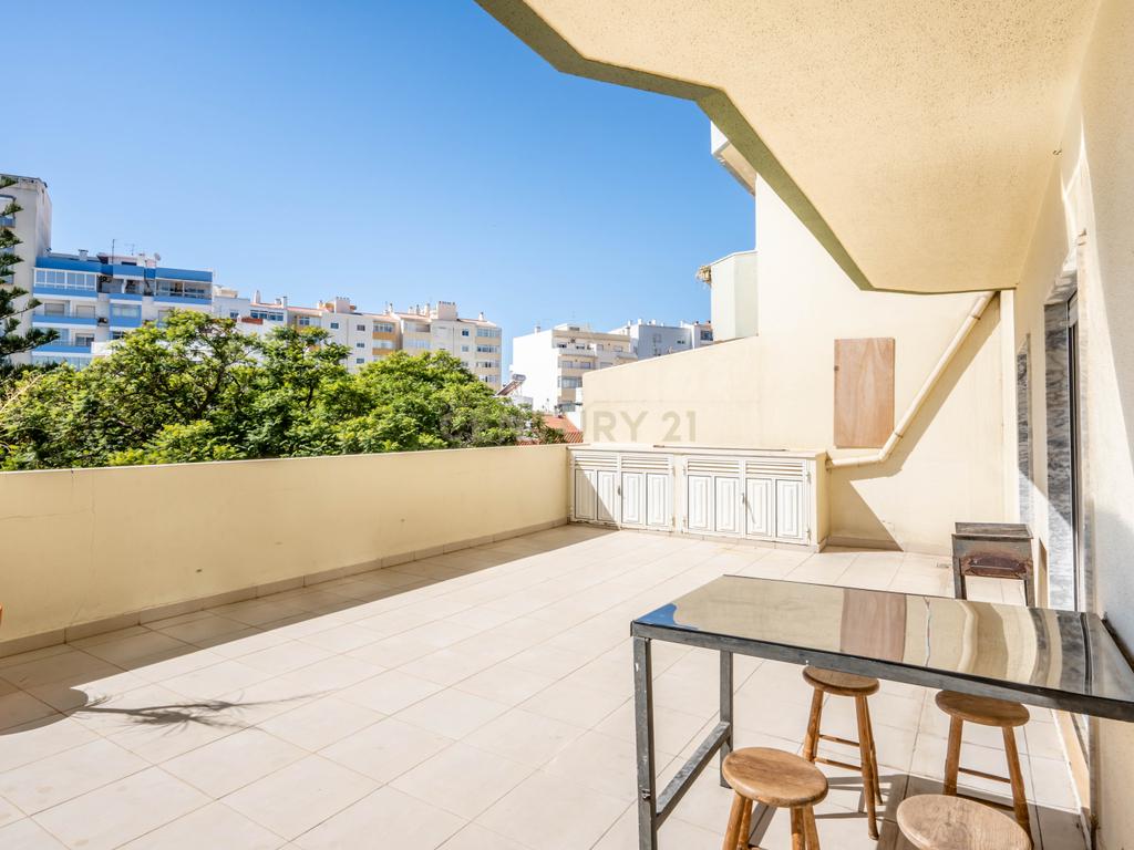 Apartamento T3 com 164 m² de área - Image 1