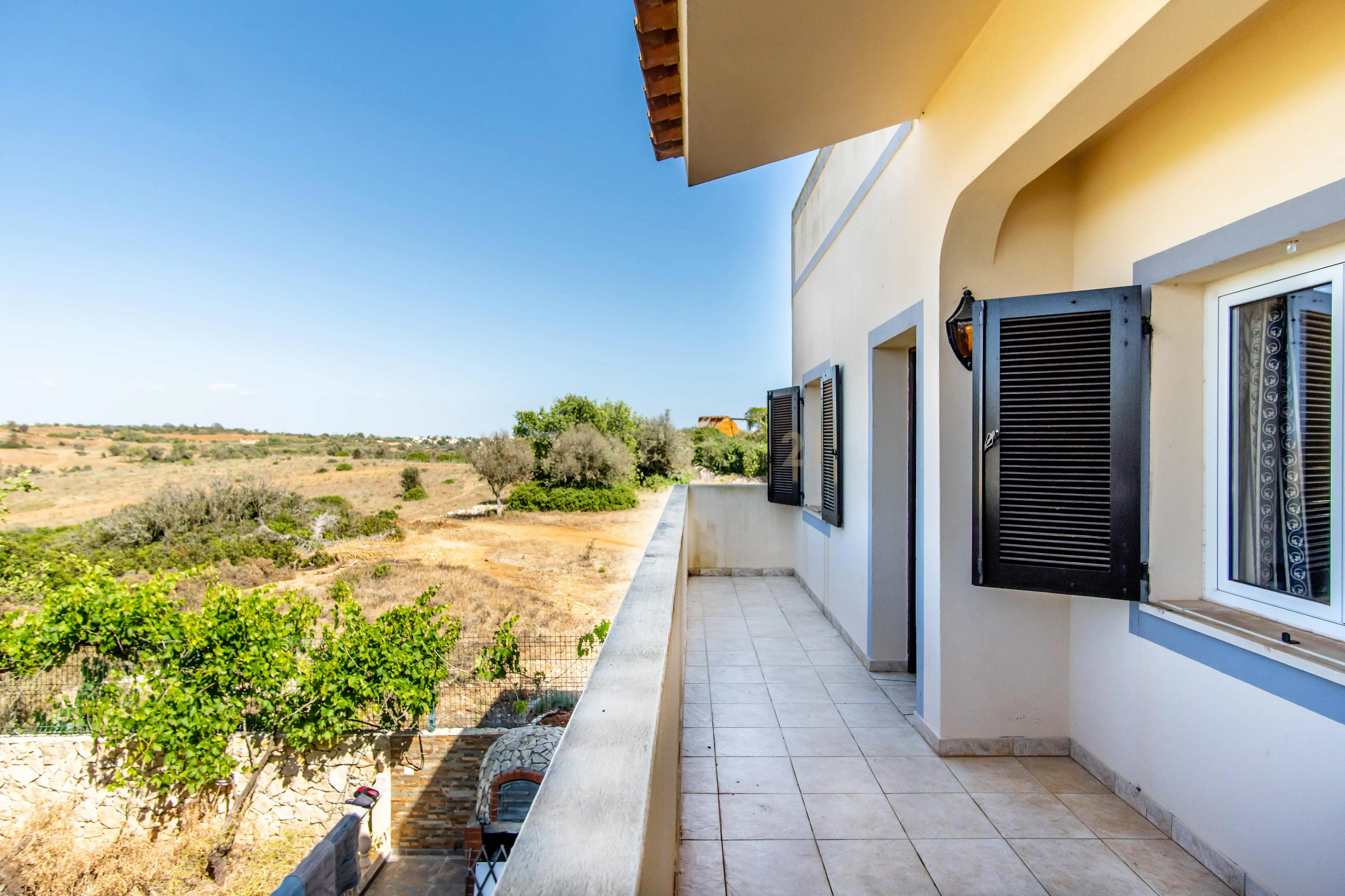Espaçosa Moradia T3 + 2 com Garagem Localizada na Bela Vista perto de Ferragudo(TEMPORÁRIAMENTE INDISPONÍVEL PARA VISITAS) - Image 18