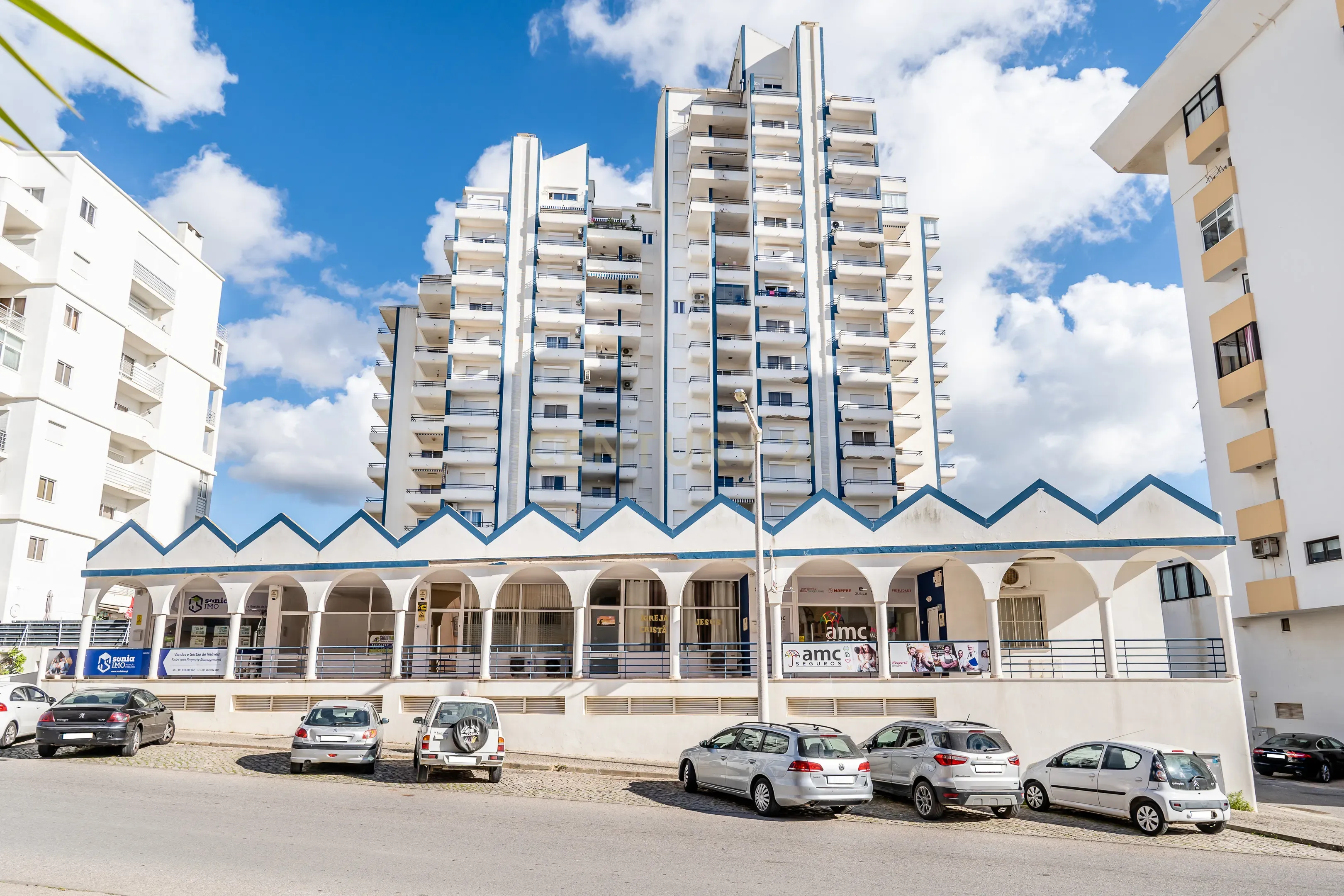 Apartamento T1 | Vista mar | Piscina | Garagem Box | Praia 200mt | Armação de Pera | Algarve - Image 30