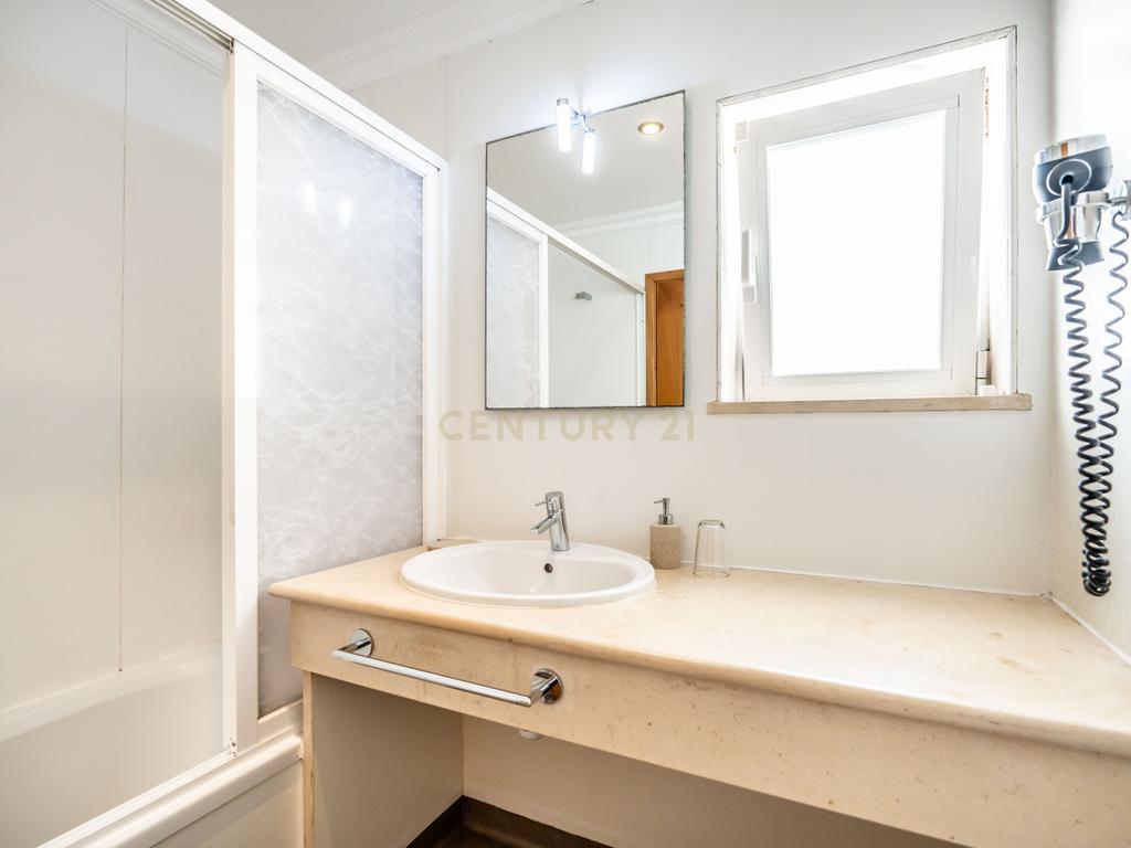 Guesthouse em Pleno Funcionamento no Coração de Portimão - Image 30