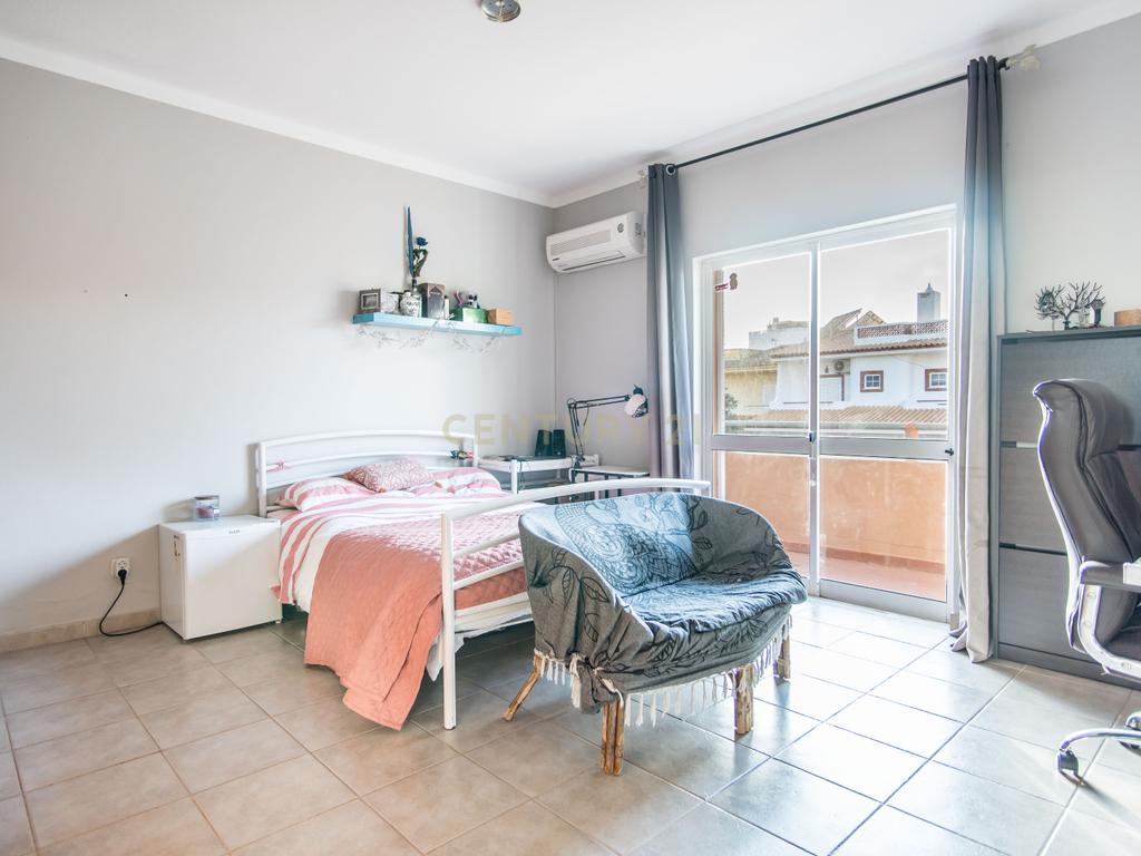 Moradia com 6 quartos - Image 40