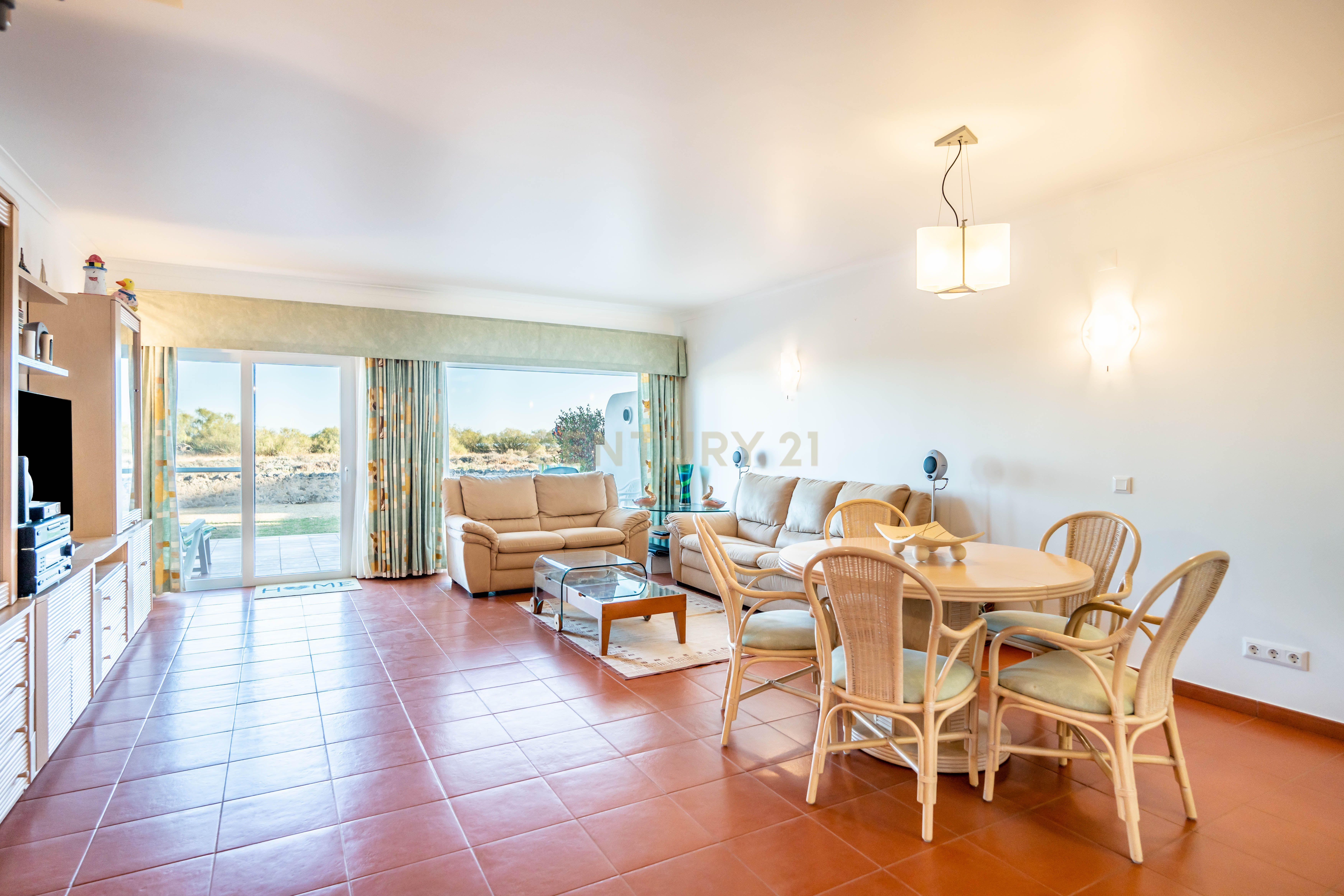 Moradia na 1º linha da Ria Formosa, no Resort Golden Club Cabanas de Tavira - Image 6