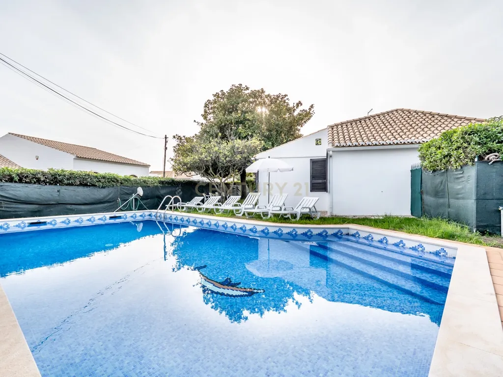Moradia Isolada C/piscina e jardim - Image 12