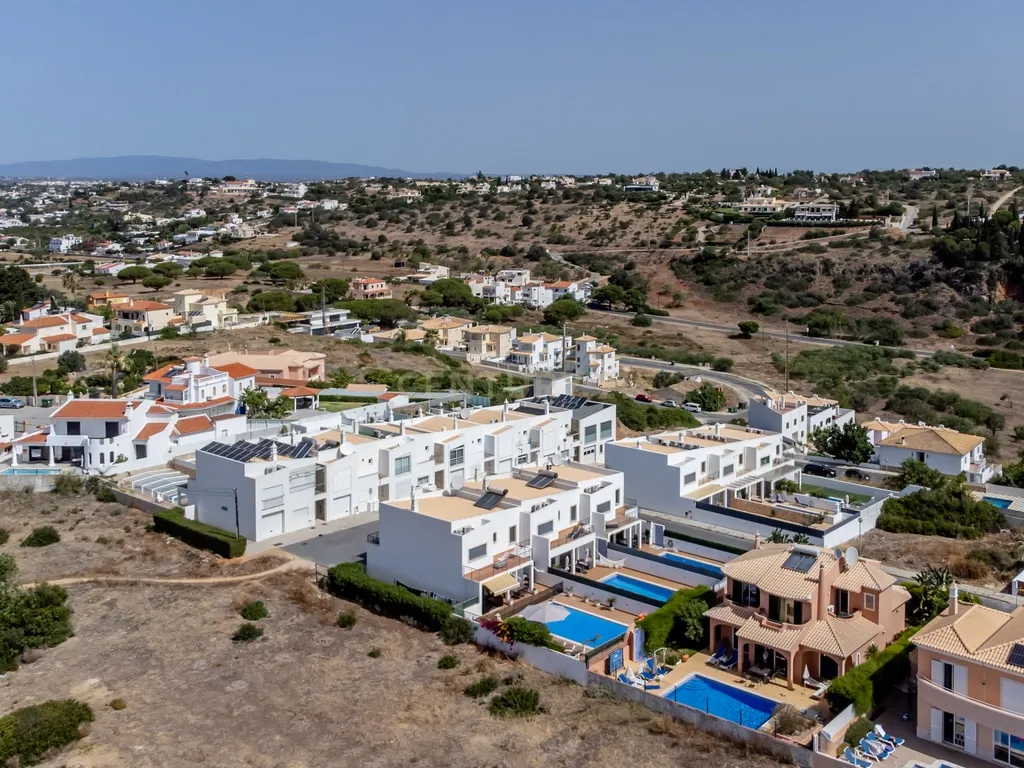 Moradia T3 com possibilidade de AL em São Rafael, Albufeira - Image 43
