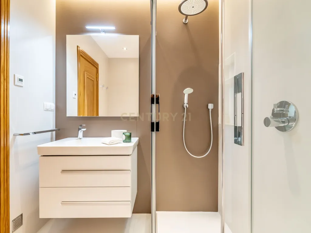 Apartamento T4 na Avenida 5 de Outubro - Faro - Image 20