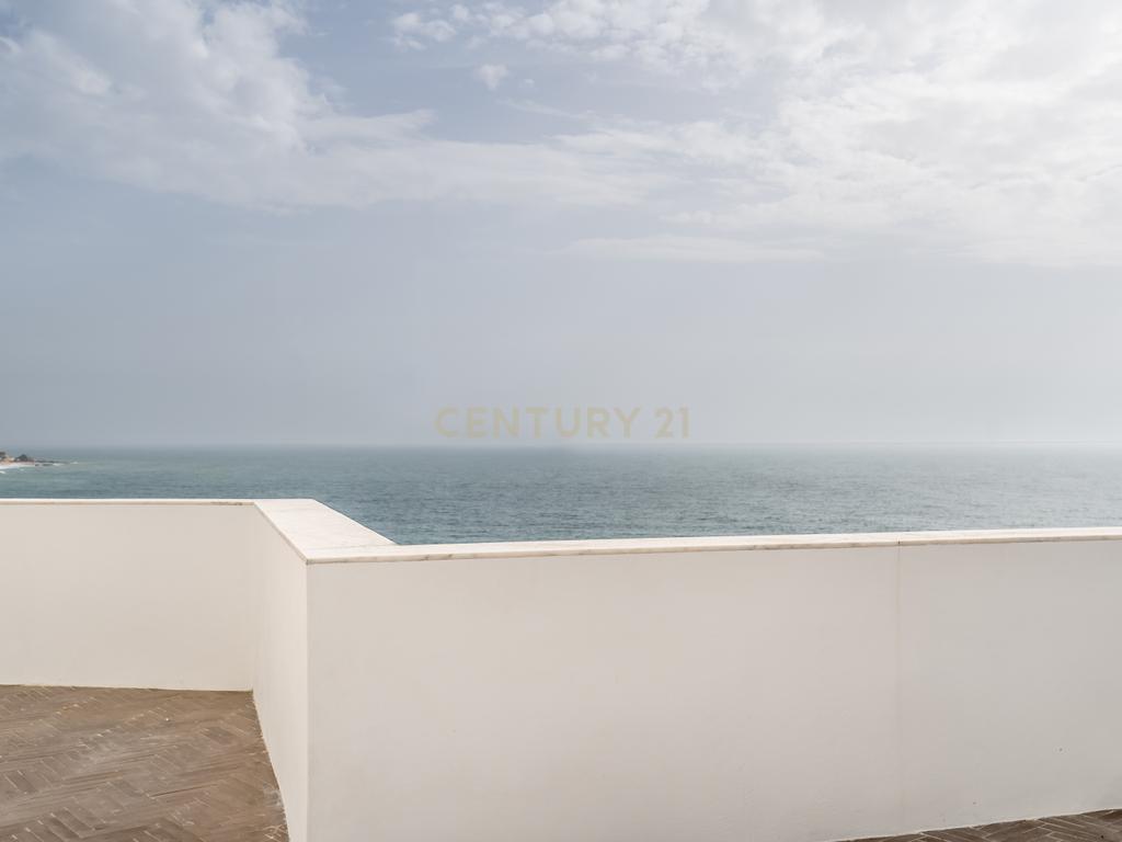 Moradia em primeira linha Mar com piscina no Terraço. Com uma Vista única! - Image 21