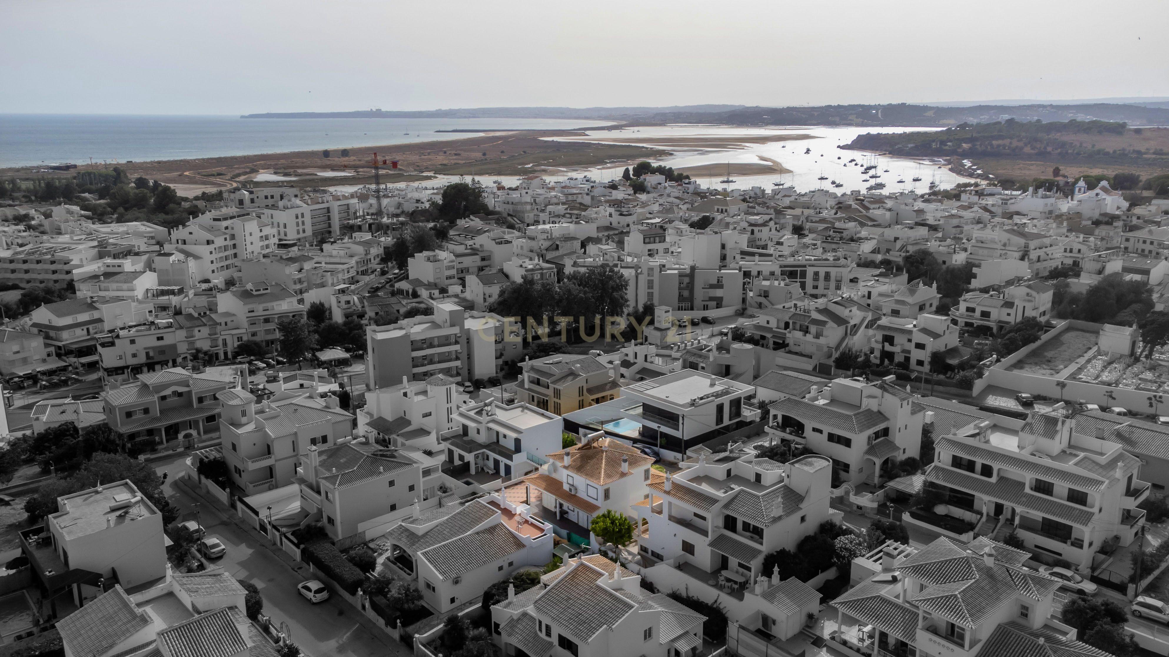 Moradia T4 em Alvor - Image 36