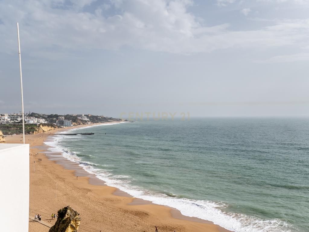 Moradia em primeira linha Mar com piscina no Terraço. Com uma Vista única! - Image 8