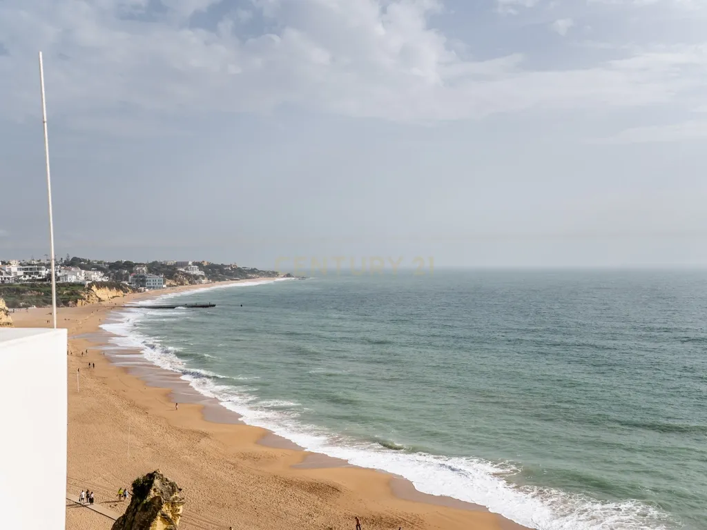 Moradia em primeira linha Mar com piscina no Terraço. Com uma Vista única! - Image 8