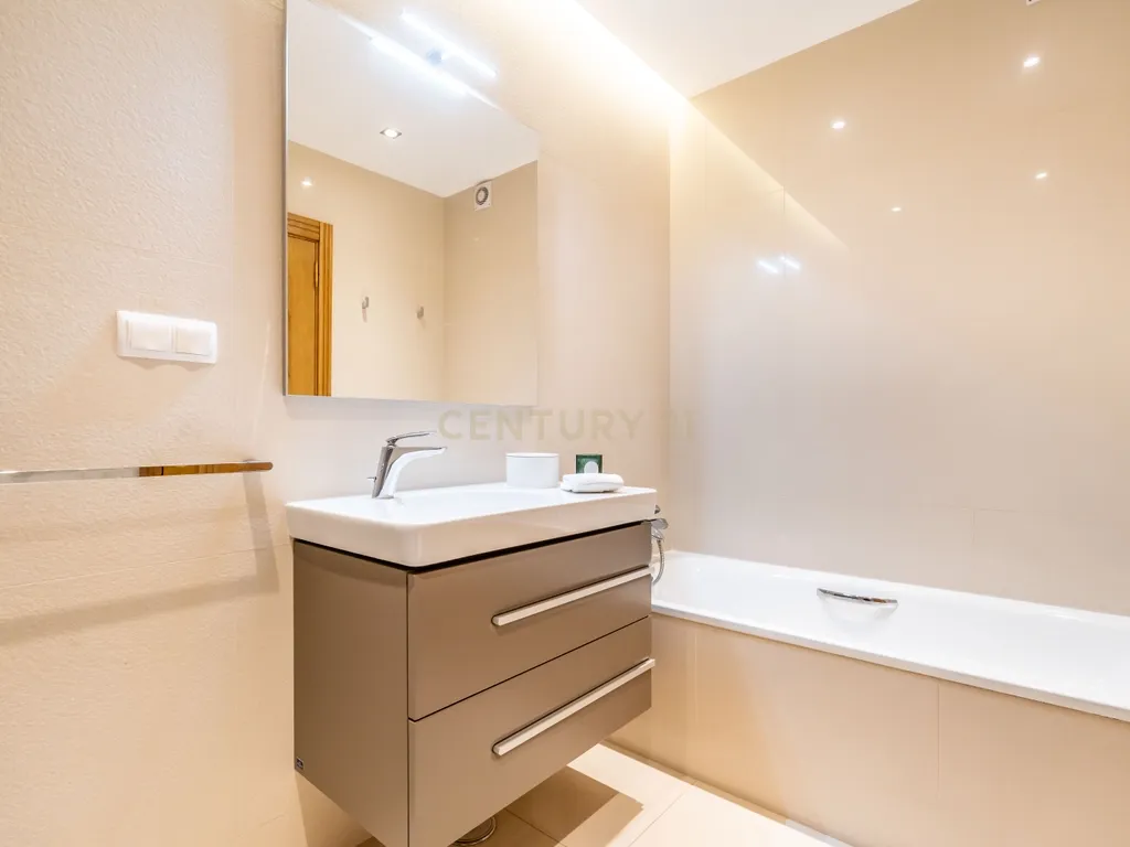Apartamento T4 na Avenida 5 de Outubro - Faro - Image 25
