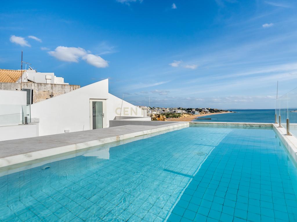 Moradia em primeira linha Mar com piscina no Terraço. Com uma Vista única! - Image 4