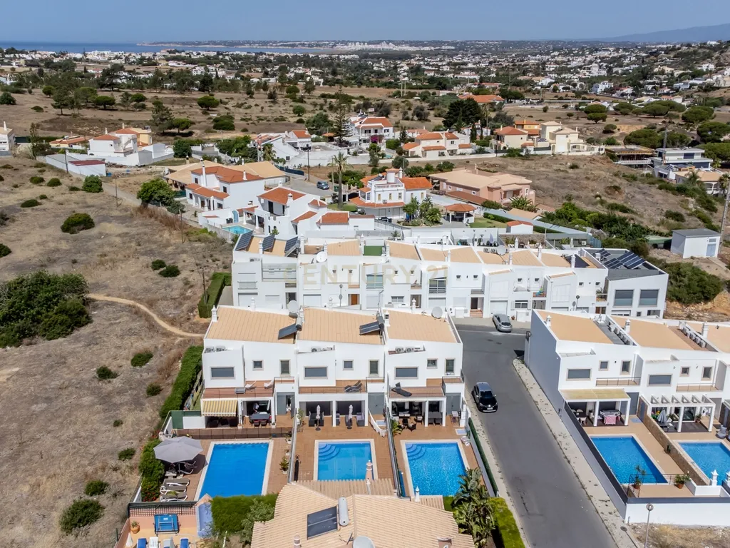 Moradia T3 com possibilidade de AL em São Rafael, Albufeira - Image 42