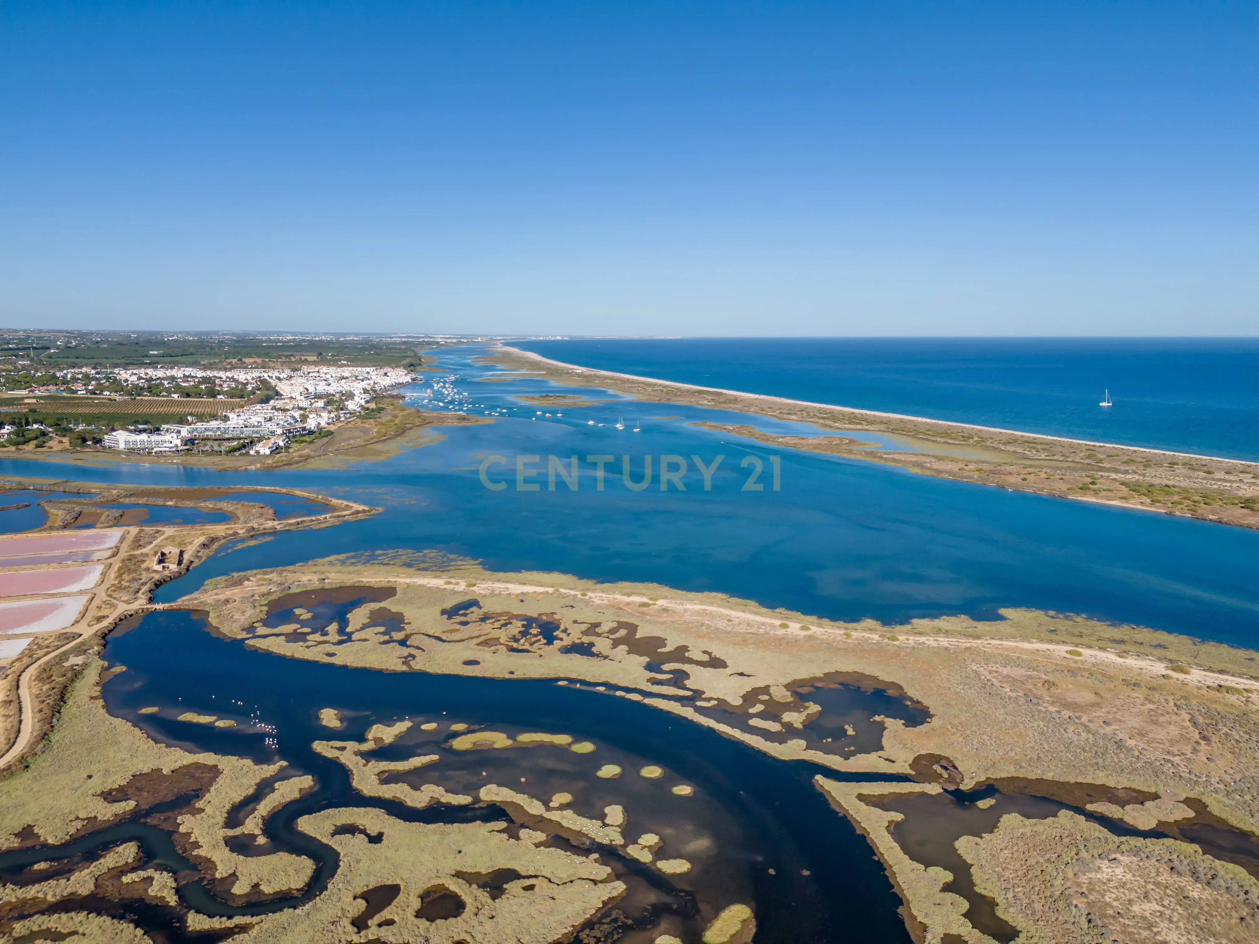 Moradia na 1º linha da Ria Formosa, no Resort Golden Club Cabanas de Tavira - Image 48