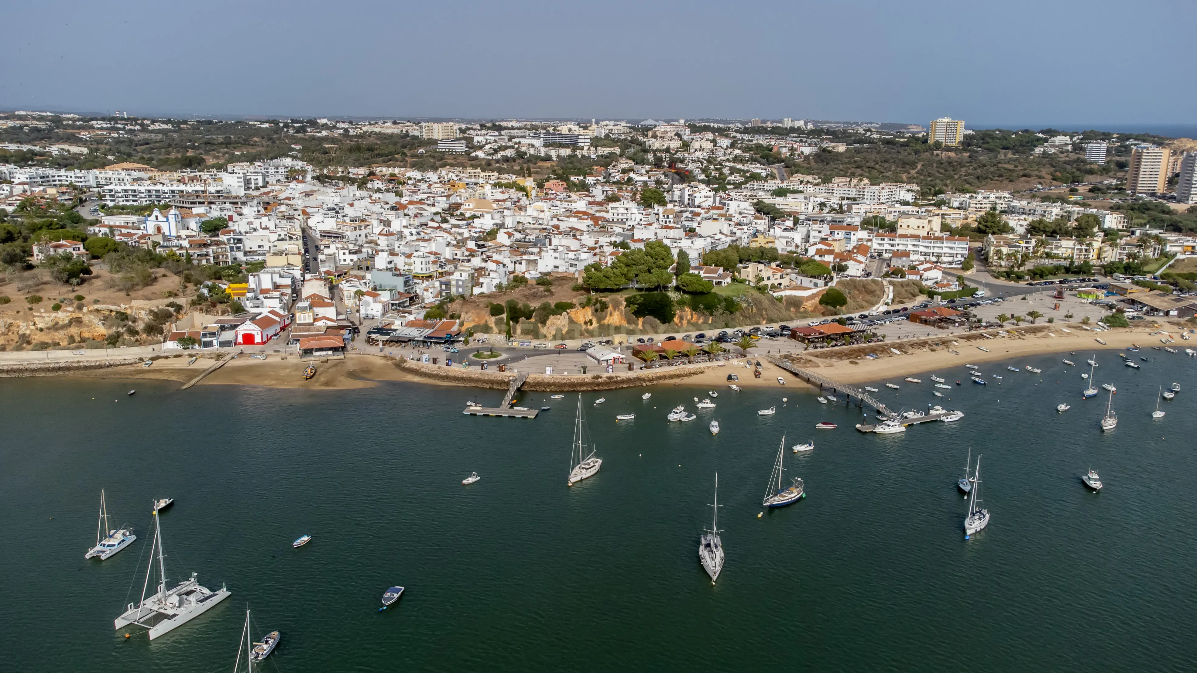 Moradia T4 em Alvor - Image 1