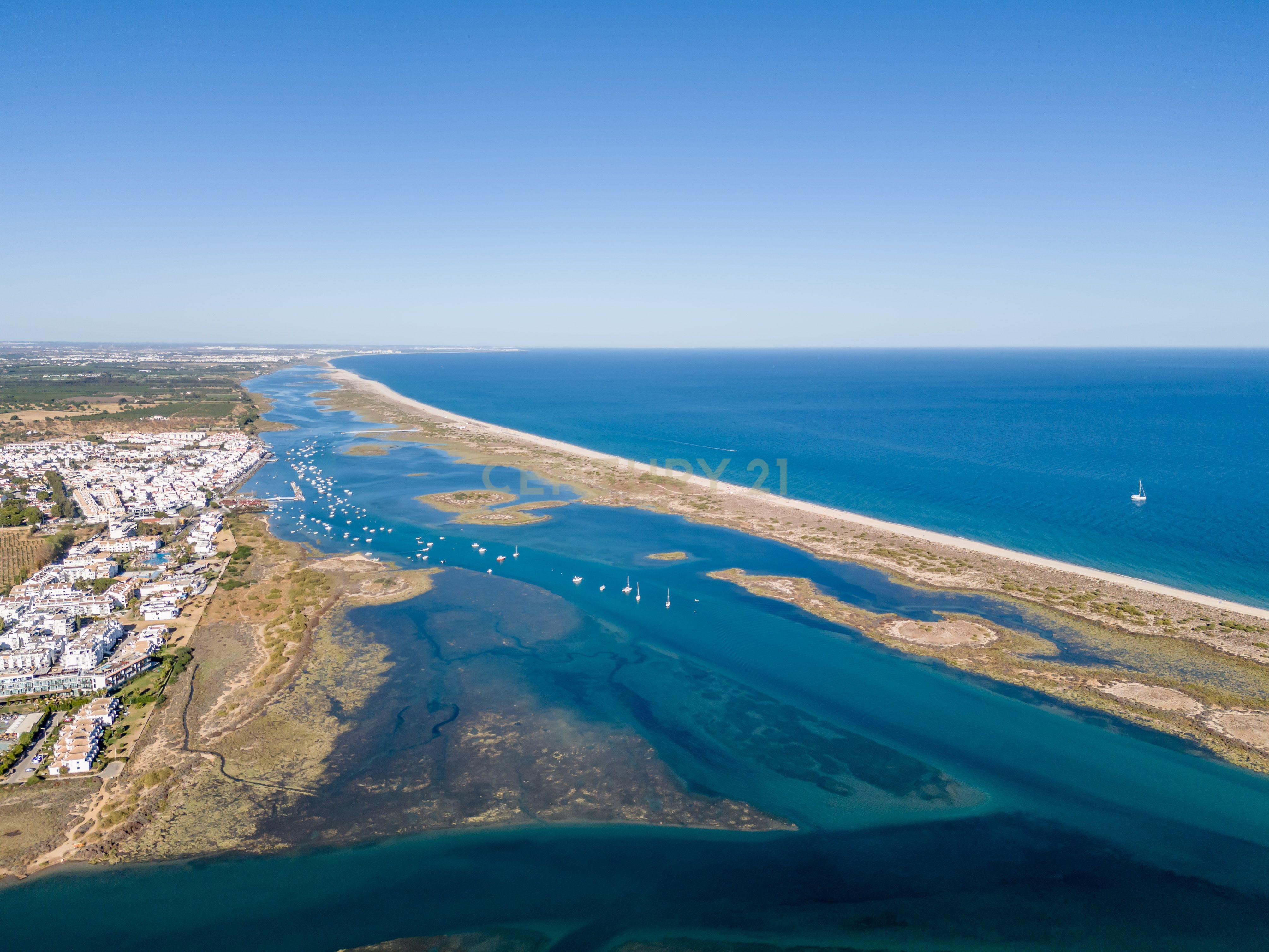 Moradia na 1º linha da Ria Formosa, no Resort Golden Club Cabanas de Tavira - Image 43