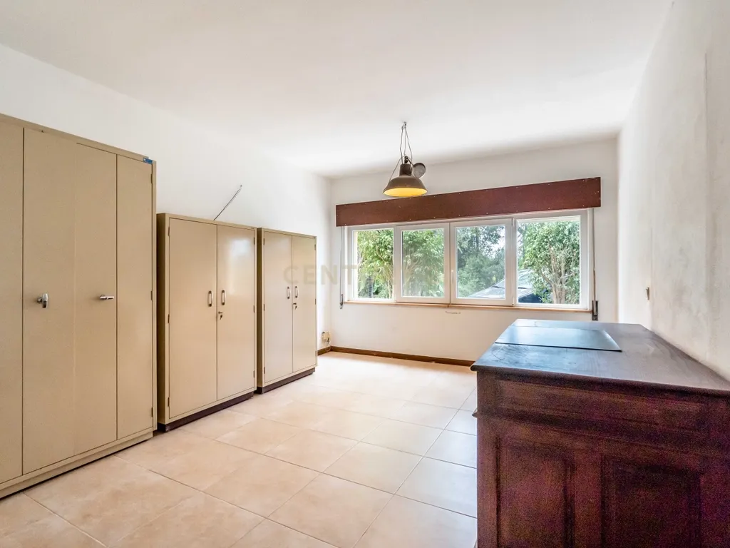 Oásis Privado com Grande Potencial Comercial em Lagoa (Algarve) - Image 39