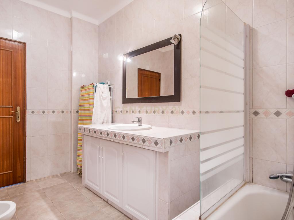Moradia com 6 quartos - Image 52