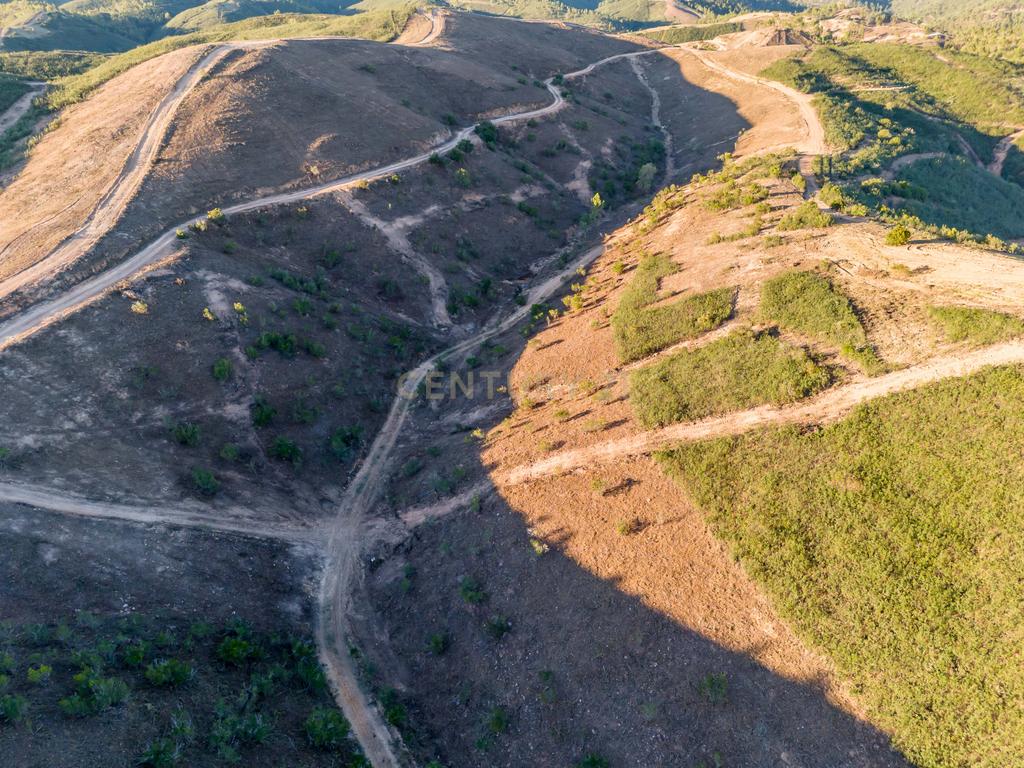 Terreno Rústico de 21 Hectares em Monchique - Image 15