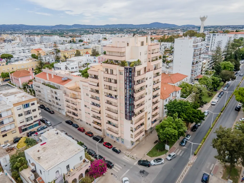 Apartamento T4 na Avenida 5 de Outubro - Faro - Image 55