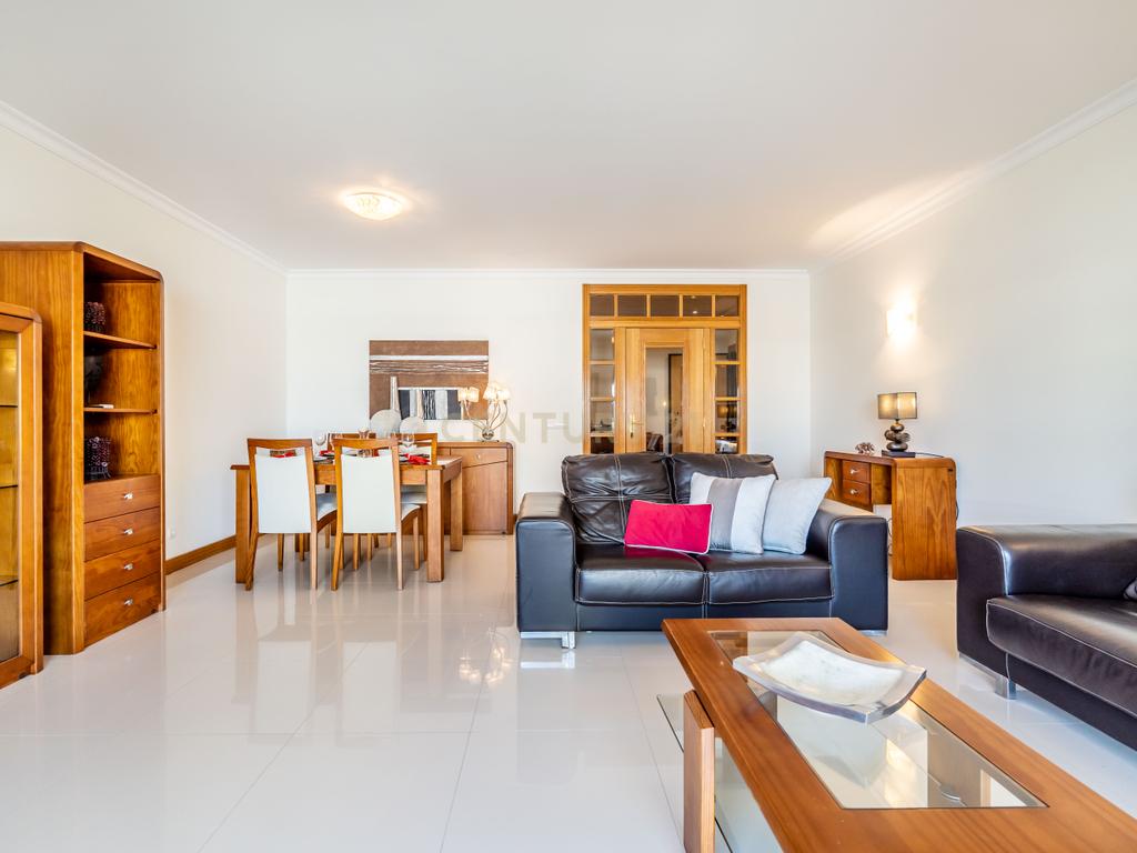 Apartamento T4 na Avenida 5 de Outubro - Faro - Image 4