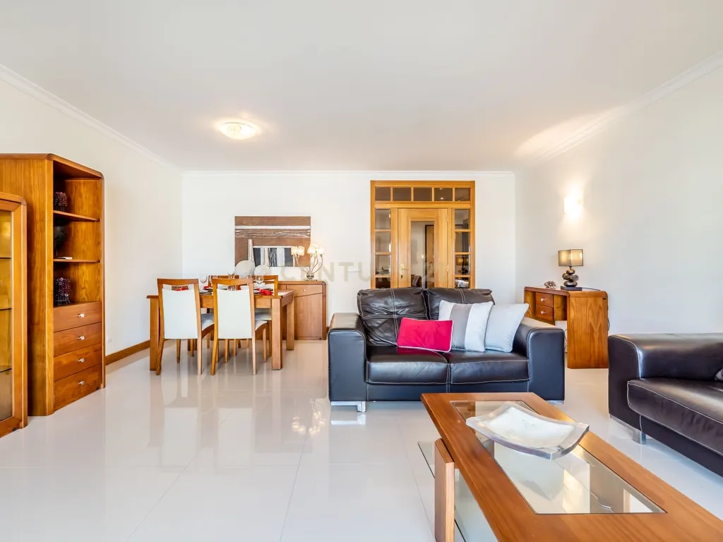 Apartamento T4 na Avenida 5 de Outubro - Faro - Image 4