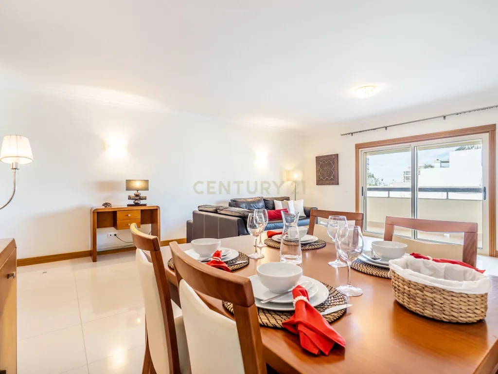 Apartamento T4 na Avenida 5 de Outubro - Faro - Image 6