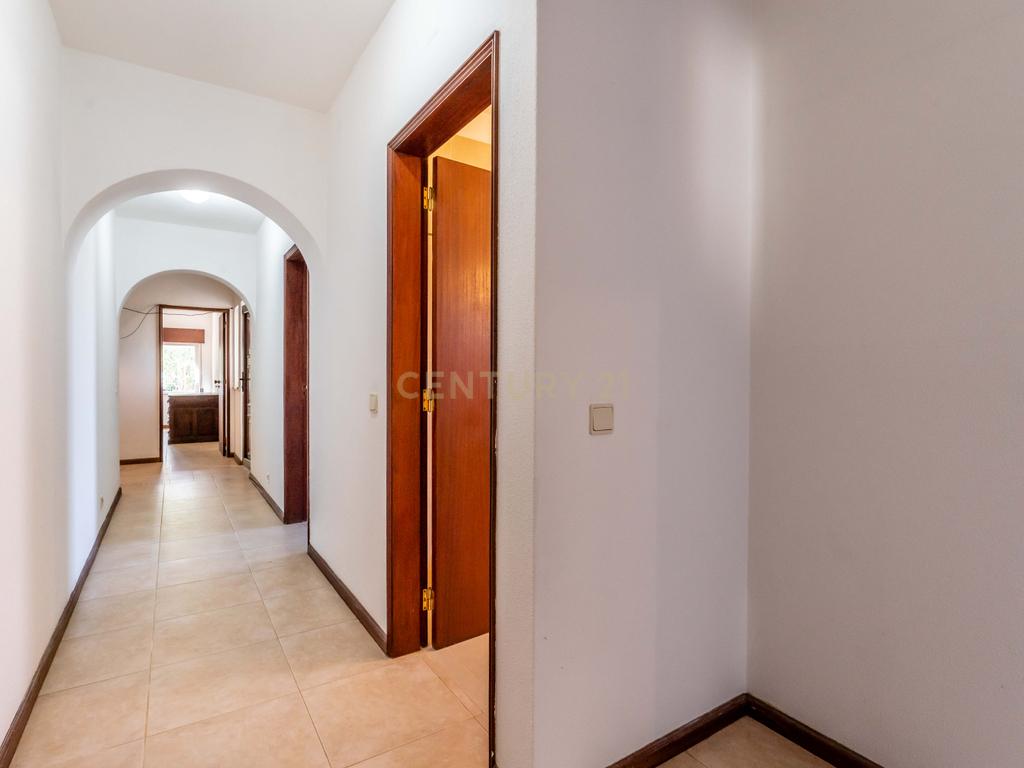 Oásis Privado com Grande Potencial Comercial em Lagoa (Algarve)   - Image 46