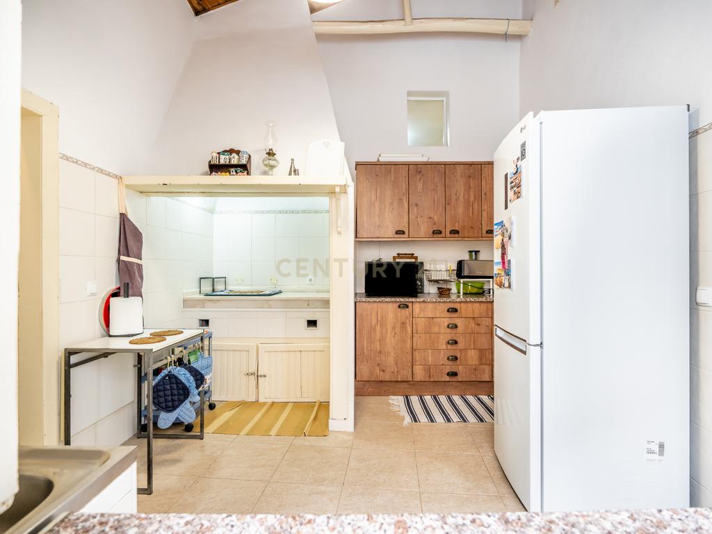 Casa Bicentenária no centro de Ferragudo, Algarve, para Venda, ideal quem procura o charme desta vila pitoresca - Image 23