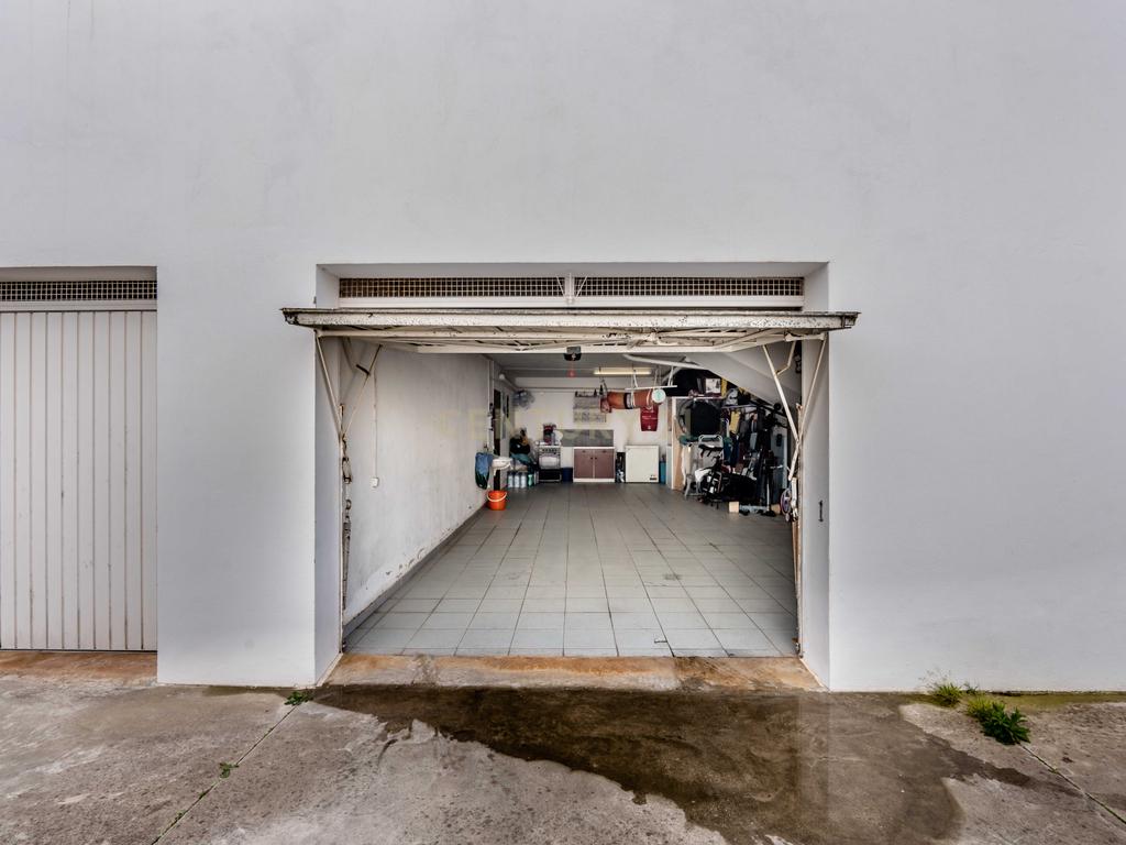 Apartamento T3 com áreas generosas, Garagem em Box, em Portimão - Image 26