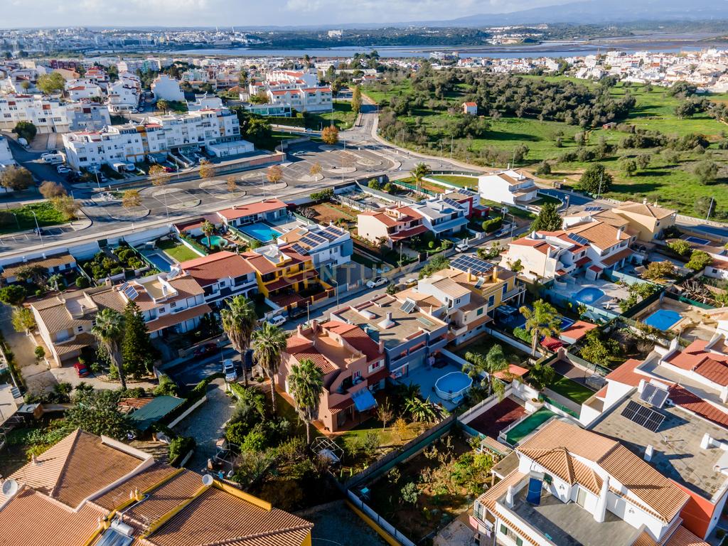 Moradia com 6 quartos - Image 8