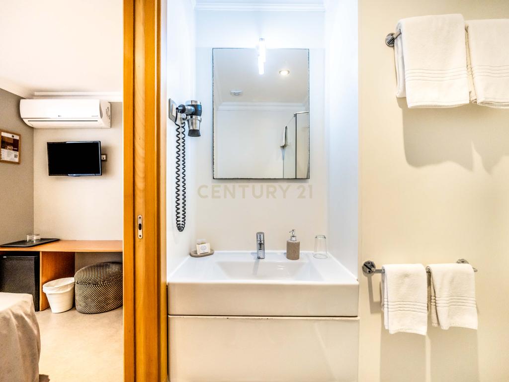 Guesthouse em Pleno Funcionamento no Coração de Portimão - Image 15