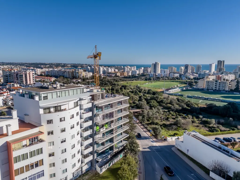 🏡 DOMUS LUX RESIDENCE – A ELEGÂNCIA DE VIVER EM PORTIMÃO (T2 5º Drt.) - Image 4