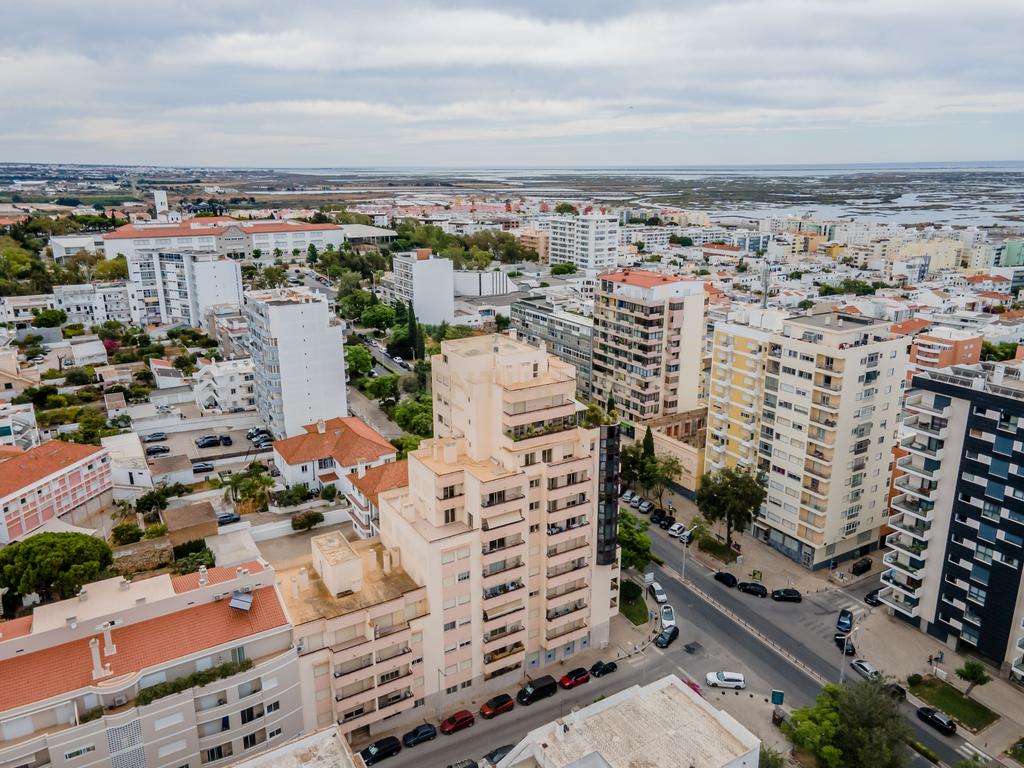 Apartamento T4 na Avenida 5 de Outubro - Faro - Image 47