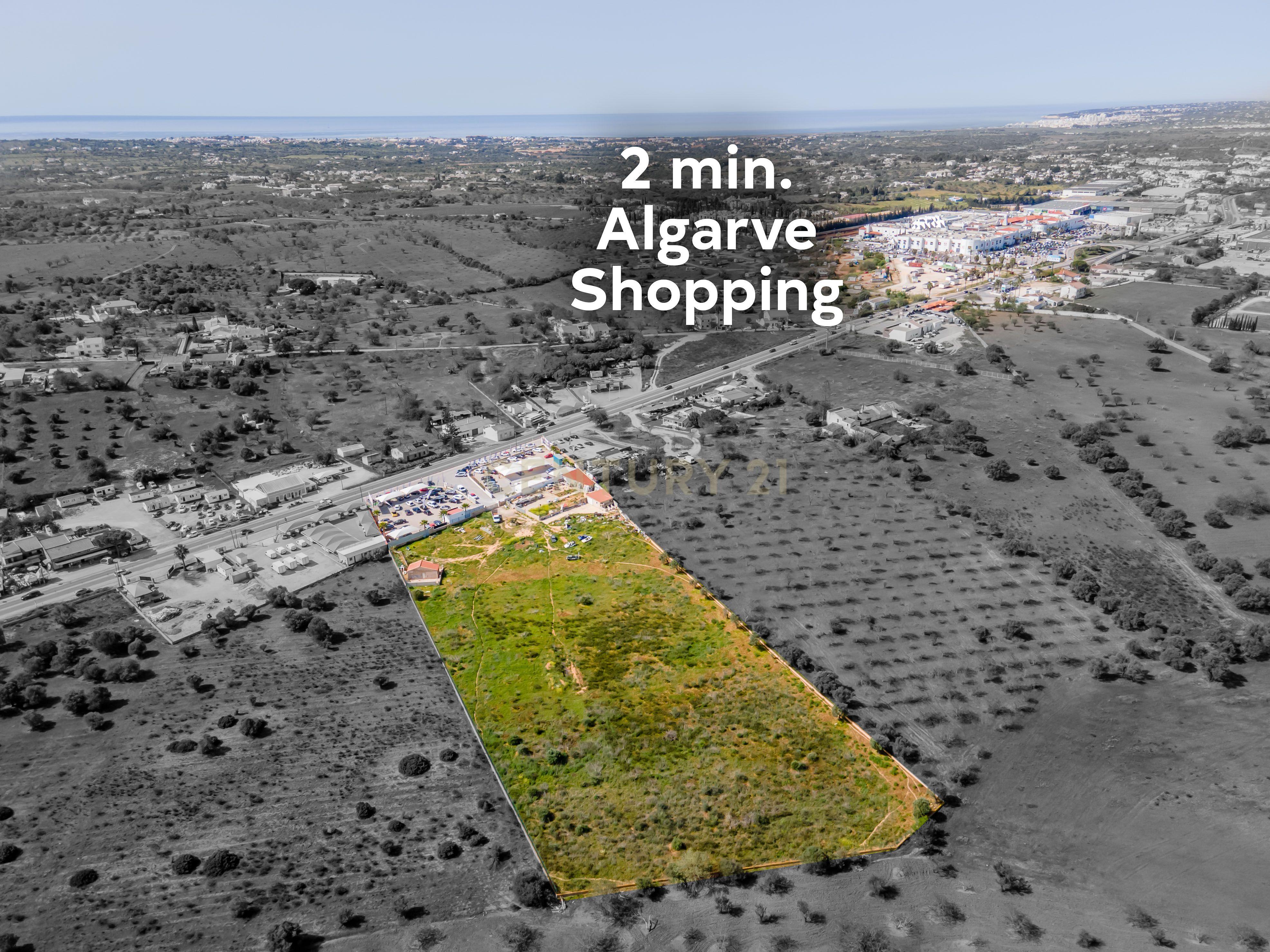 Terreno com acesso directo à Estrada Nacional 125 (EN 125), terreno de 17.720 m² 2 minutos do Algarve shopping - Image 2
