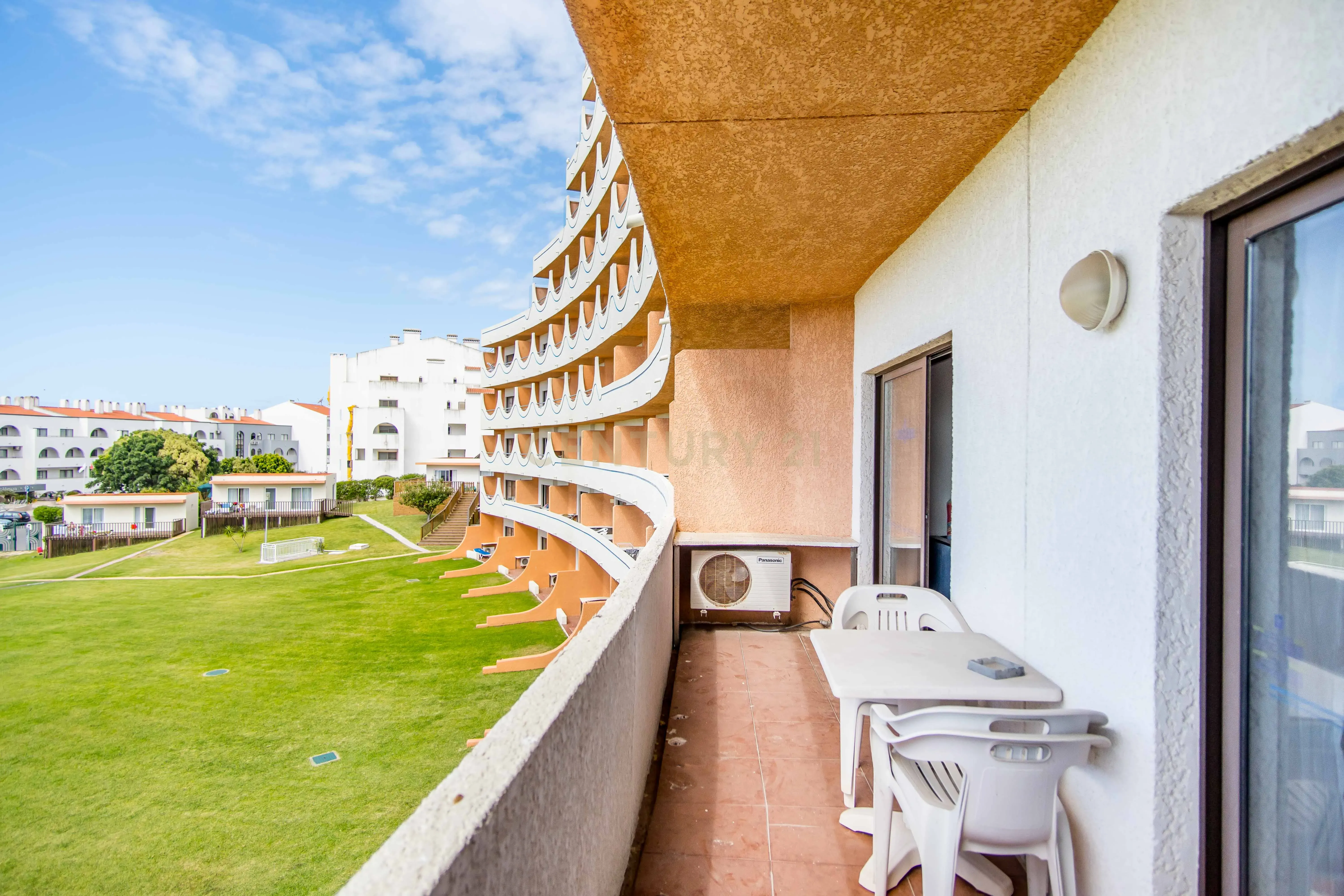 Apartamento T1 em Empreendimento Turístico em Albufeira - Image 1
