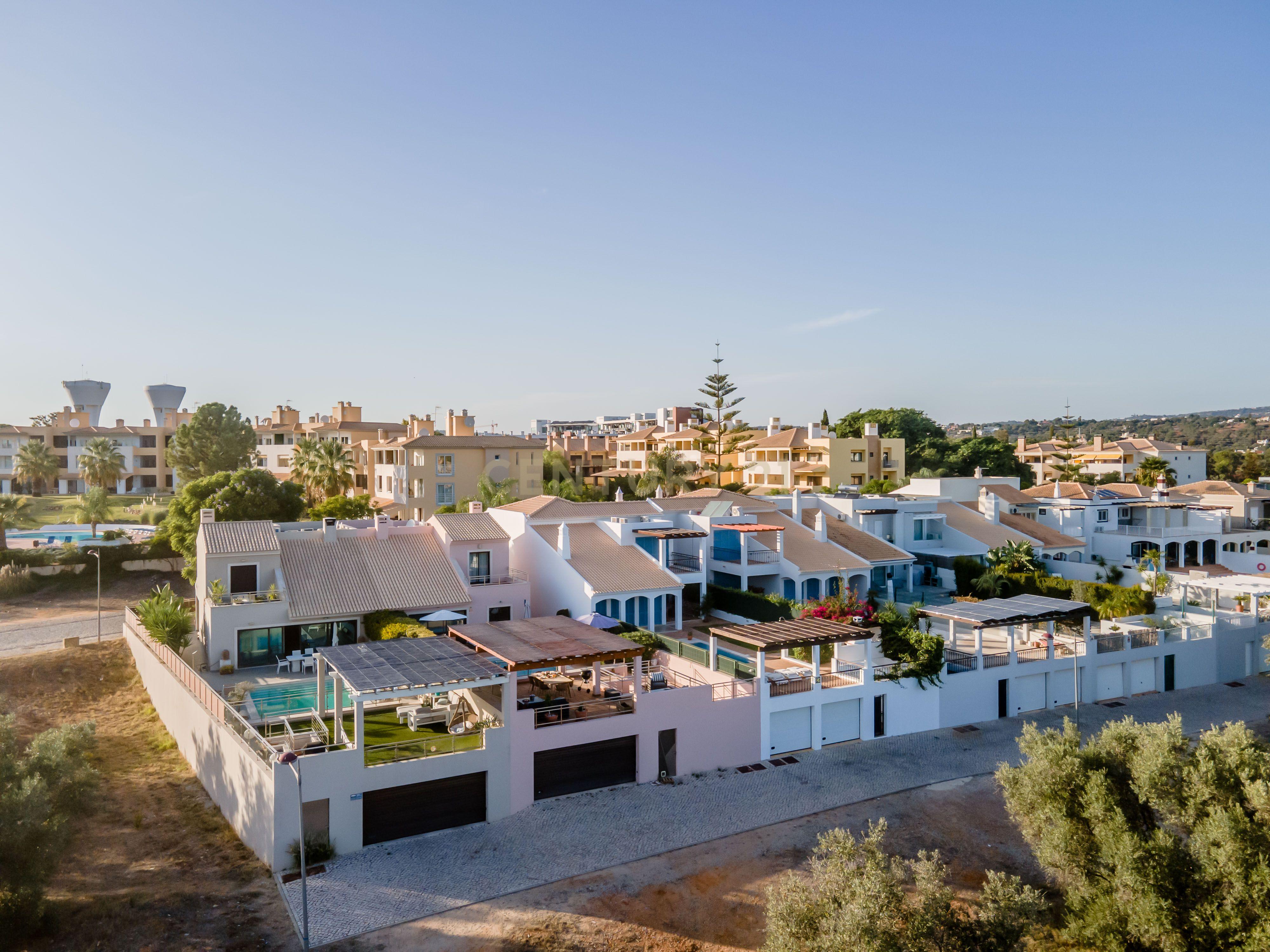 Deslumbrante Moradia T5 em Vilamoura com uma área total de 265m2 - Image 63