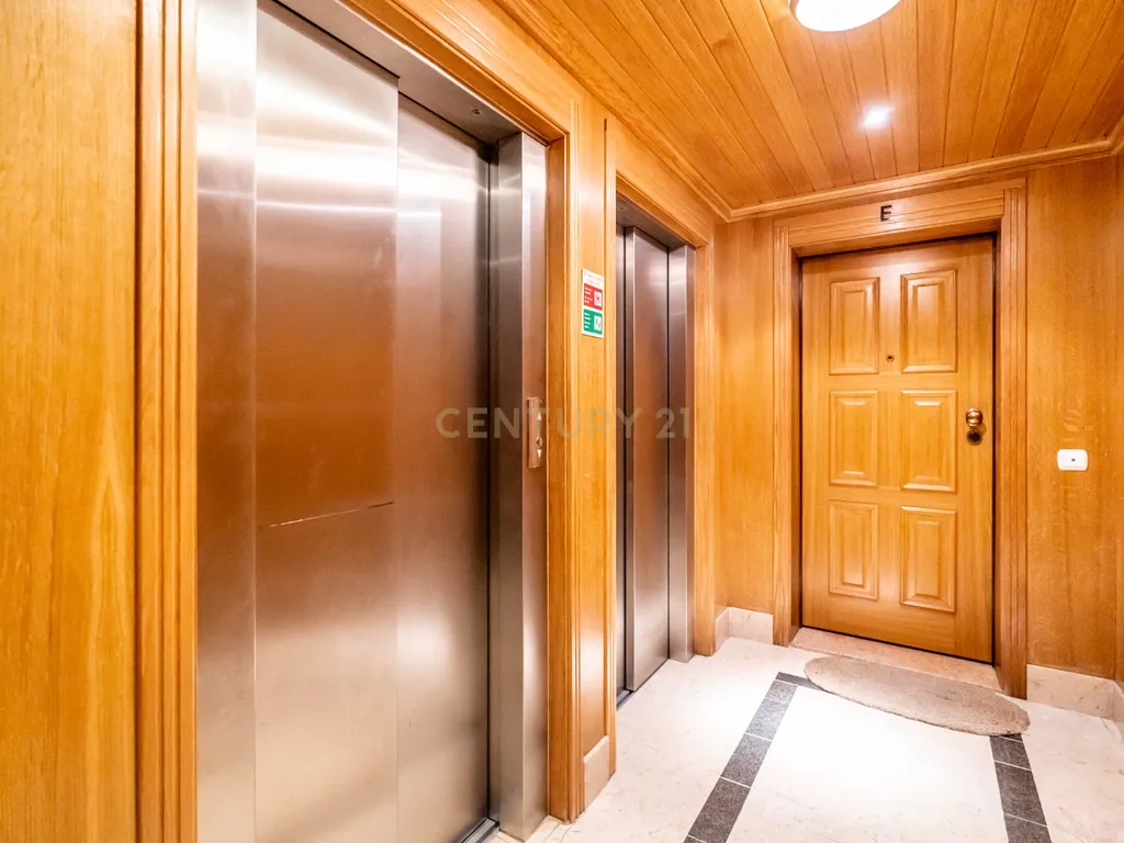 Apartamento T4 na Avenida 5 de Outubro - Faro - Image 32