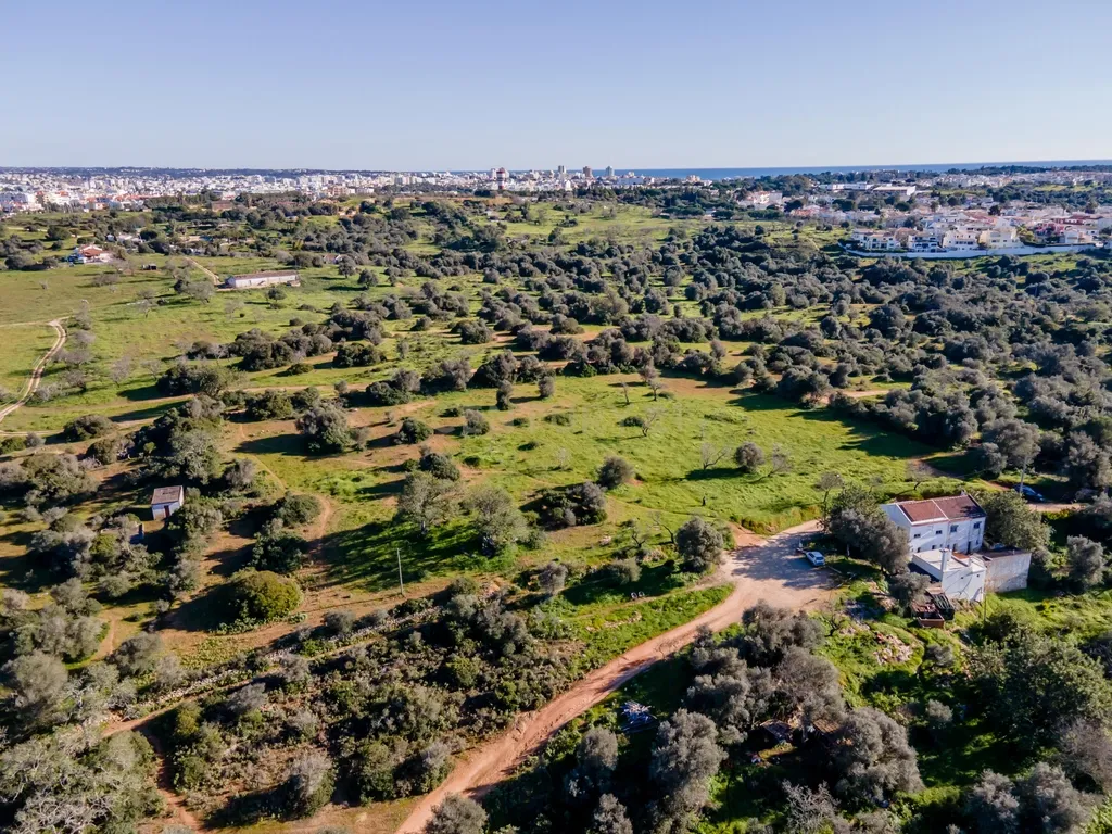 TERRENO COM RUÍNA COM VISTAS ESPETACULARES NOS MONTES DE ALVOR! - Image 9