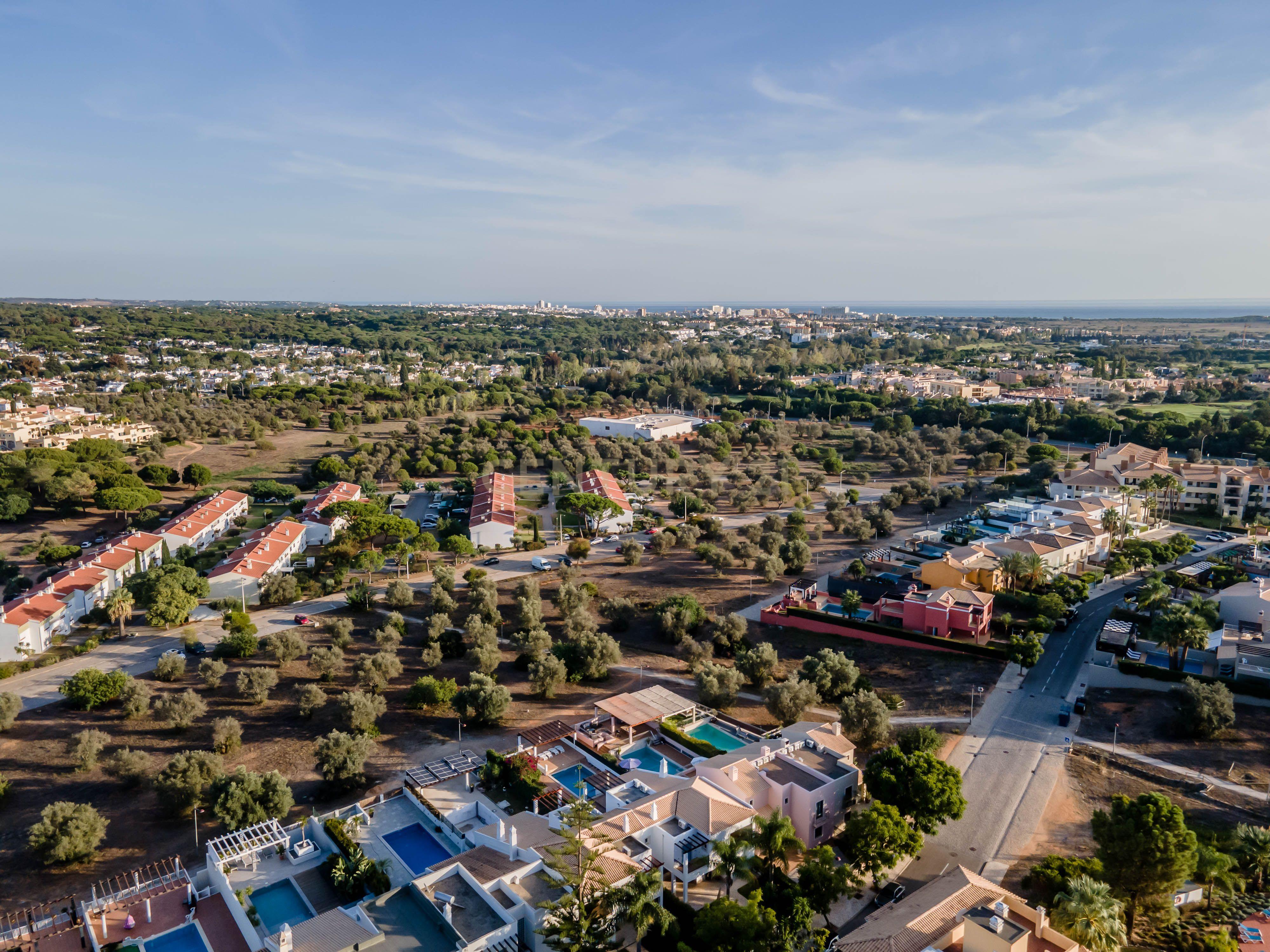 Deslumbrante Moradia T5 em Vilamoura com uma área total de 265m2 - Image 61