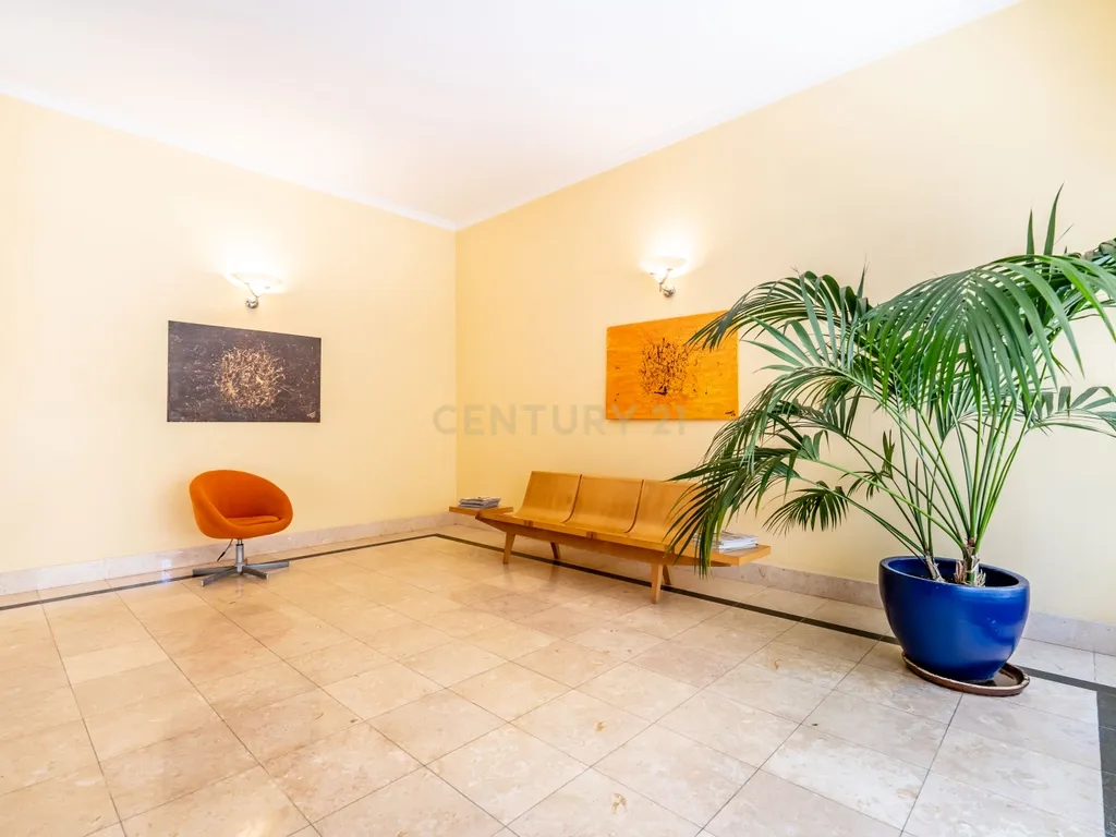Apartamento T4 na Avenida 5 de Outubro - Faro - Image 35